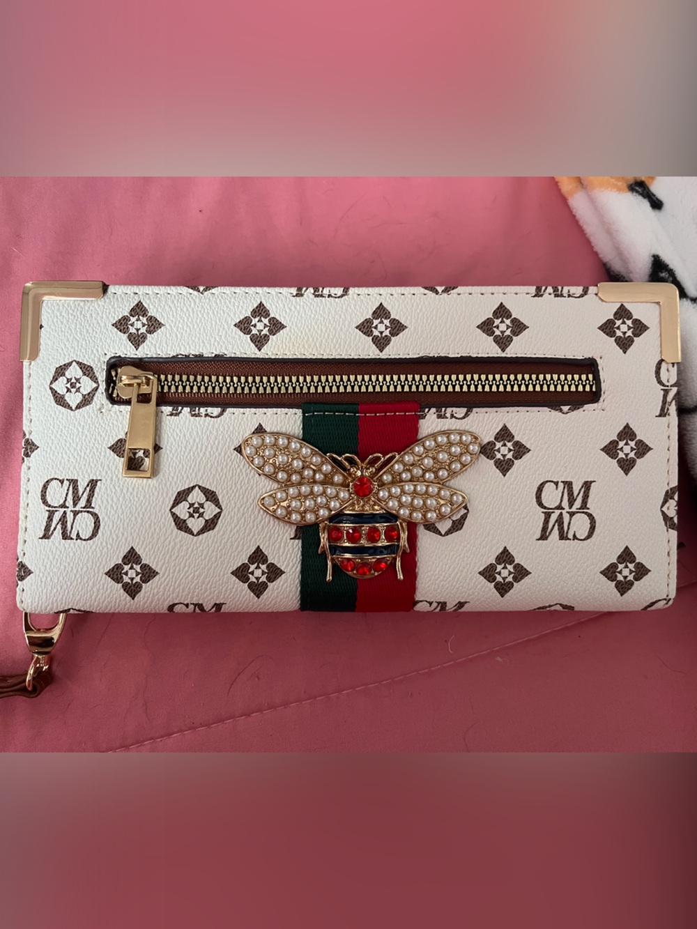 White Patterned Wristlet Clutch with Pearl Bee Accent